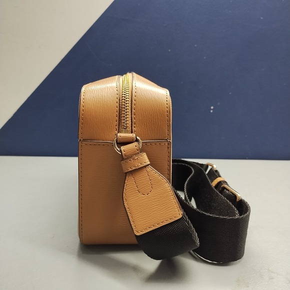 DKNY Bryant Crossbody Camera Bag Womens Brown‎ Leather Elegant Zipper Closure - Picture 4 of 12